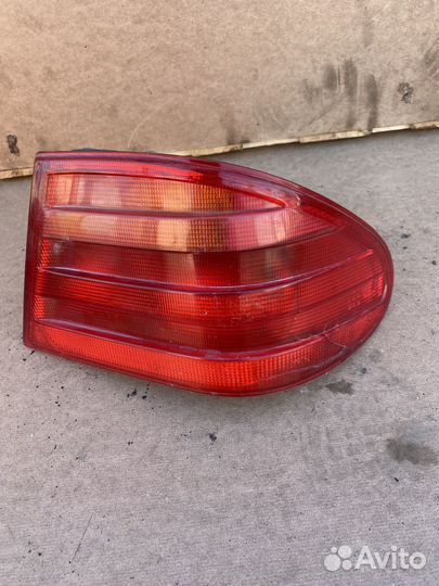 Задние фонари Мерседес W210 дорест