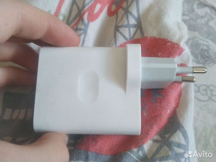 Блок питания для телефона от компании realme