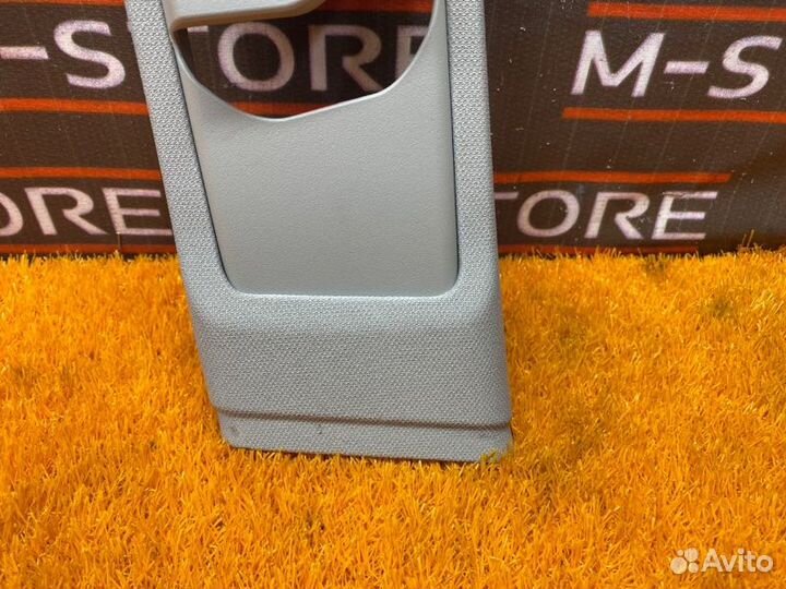 Обшивка стойки левая Mercedes-Benz C-Class W203