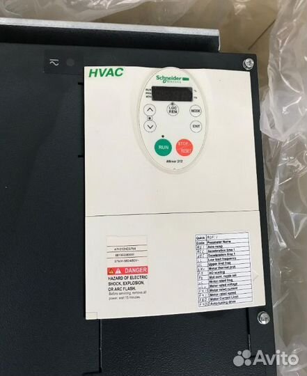 Преобразователь Schneider Electric ATV212HD45N4