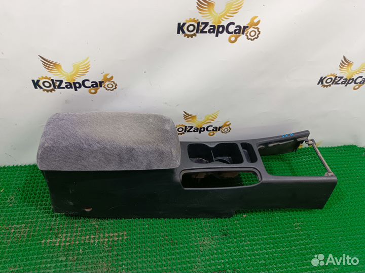 Бардачок центральный Nissan Primera p11