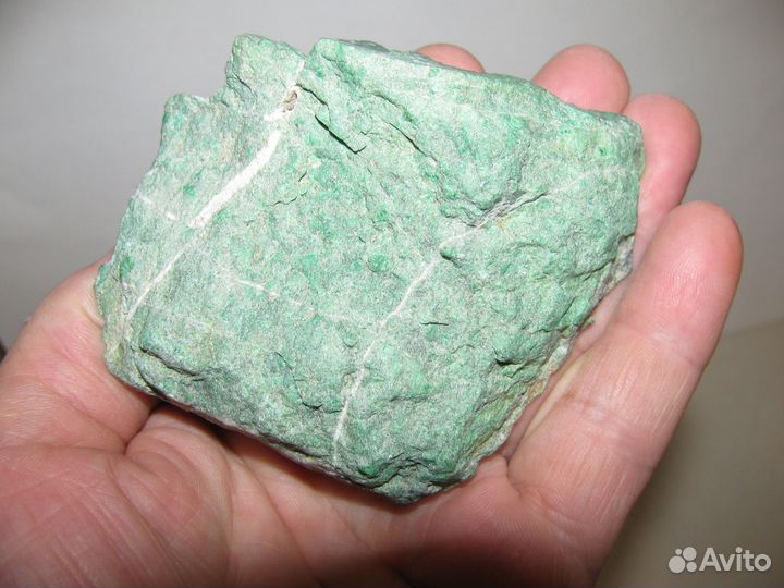 Жадеит (срез, горбушка в коллекцию)