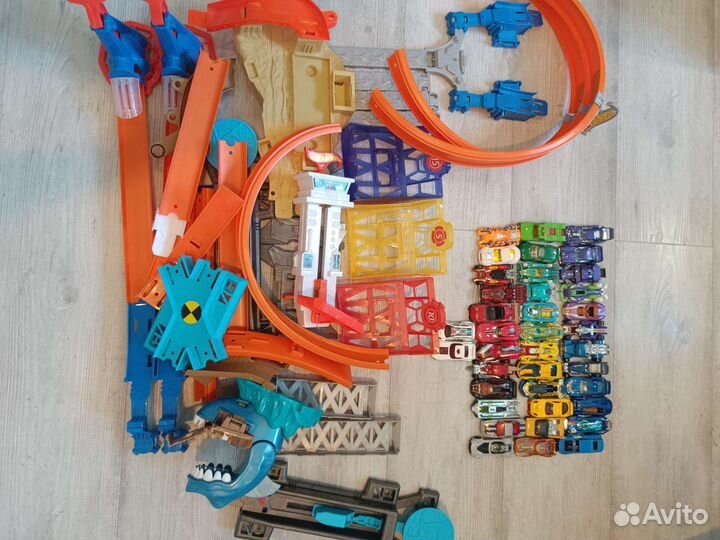 Hot wheels набор