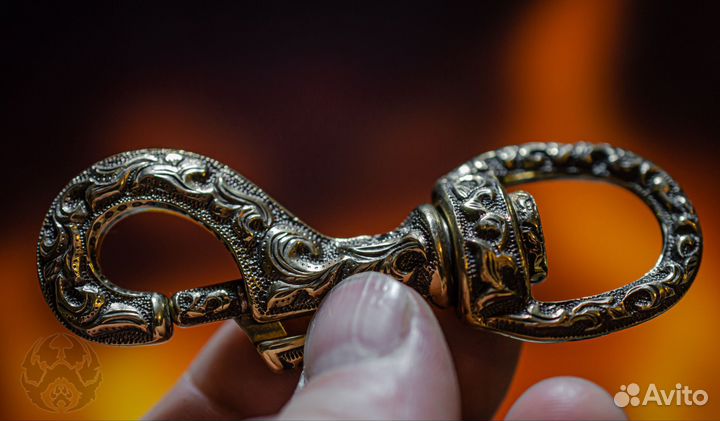 Карабин из бронзы, с гравировкой