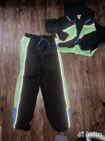 Спортивный костюм женский