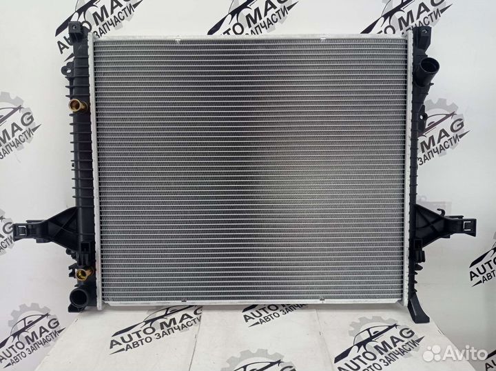 Радиатор охлаждения Volvo XC90 2.4-3.2L 02-14г акп