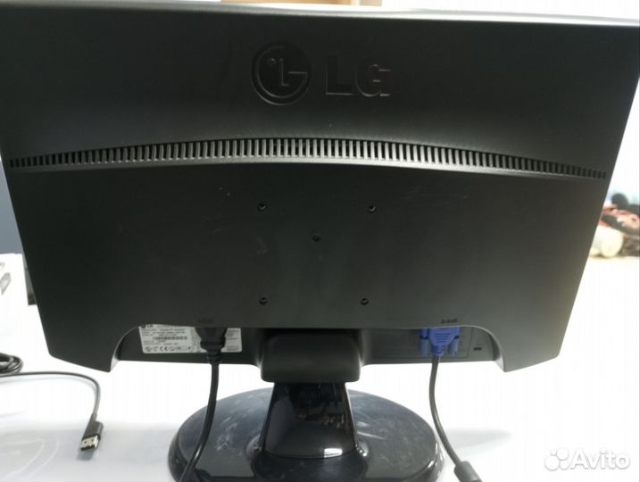Монитор lg 19диагональ