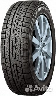 Bridgestone Blizzak Revo GZ 215/60 R17 96S