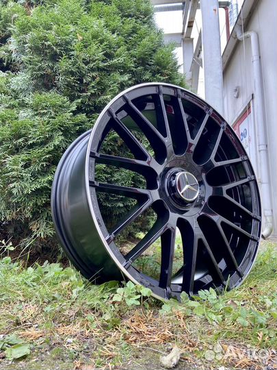 В наличии R20 Mercedes AMG