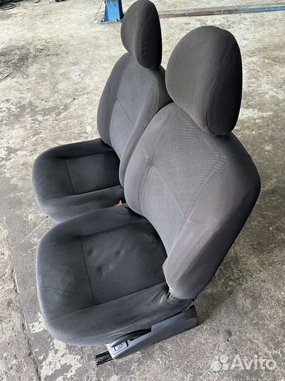 Сиденья на LADA largus