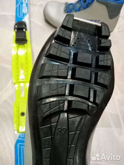 Беговые лыжи, палки, ботинки