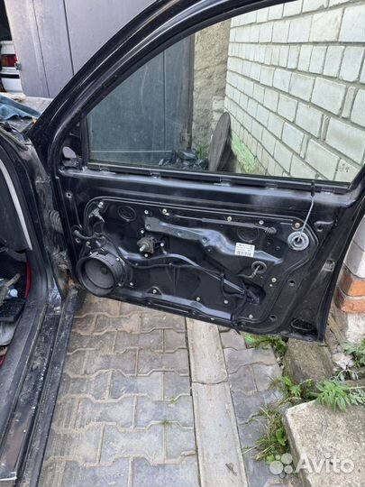 Правый стеклоподъемник механика Гольф 4 5-дверный