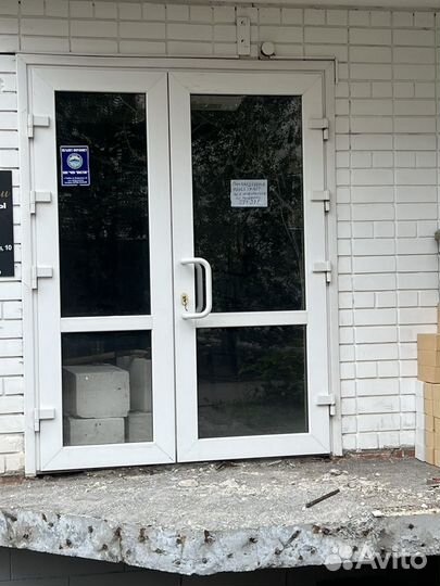 Дверь пластиковая входная