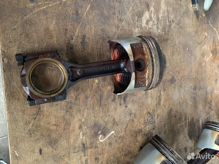 Поршень с шатуном toyota 4A-FE