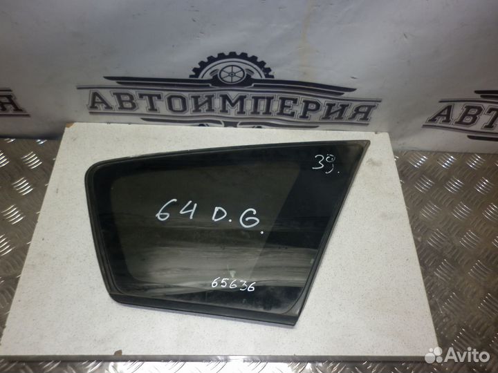 Стекло заднего правого крыла Pontiac Vibe 1