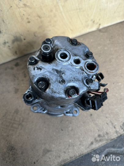 Компрессор кондиционера VW Passat 4 1H0820803D