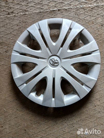 Колеса с штампованными дисками и колпаками