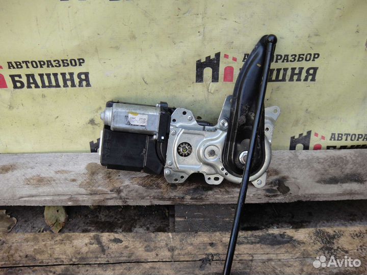 Nissan Patrol Механизм подъема крышки багажника