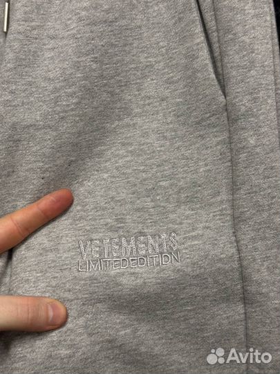 Штаны спортивные Vetements