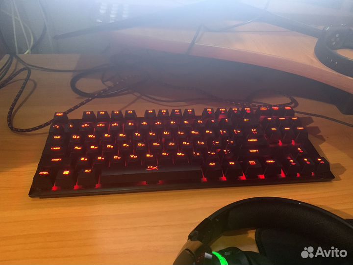 Игровая клавиатура hyperx
