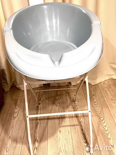 Ванночка для купания с подставкой