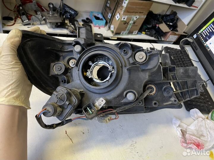 Фара левая Mitsubishi Outlander CU 2001-2008