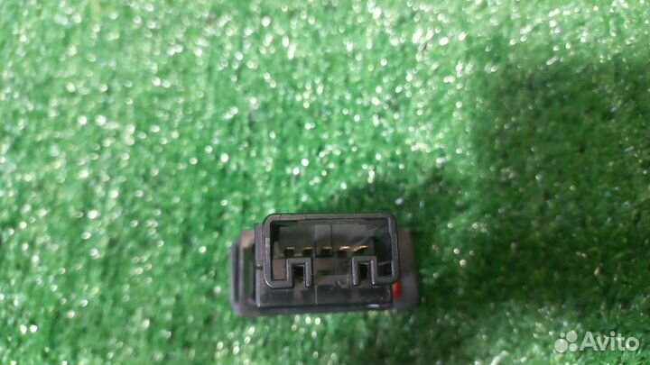 Кнопка аварийной сигнализации toyota, GRJ120,GRJ12