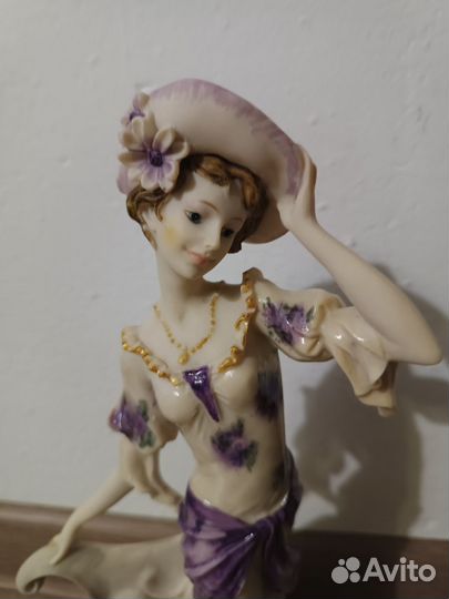 Статуэтка Большая