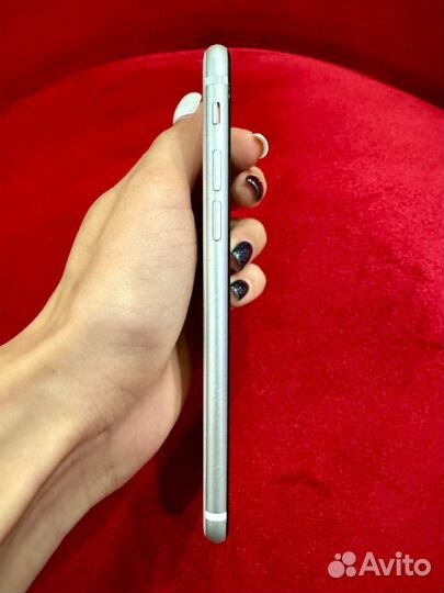 iPhone SE (2020), 128 ГБ