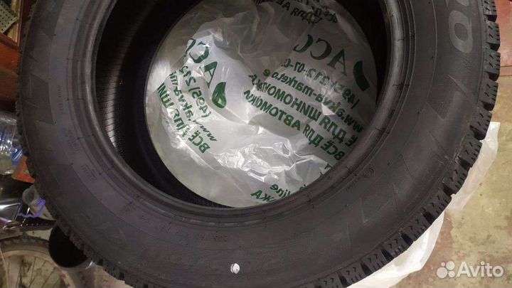 Pirelli Ice Zero 205/60 R16