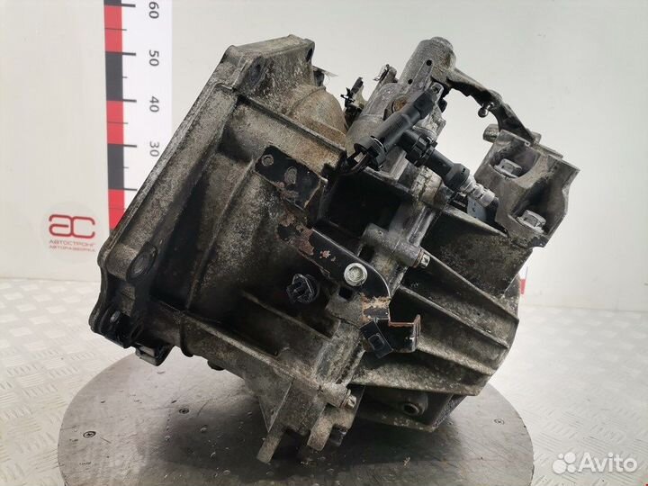 МКПП (механическая коробка переключения передач) O