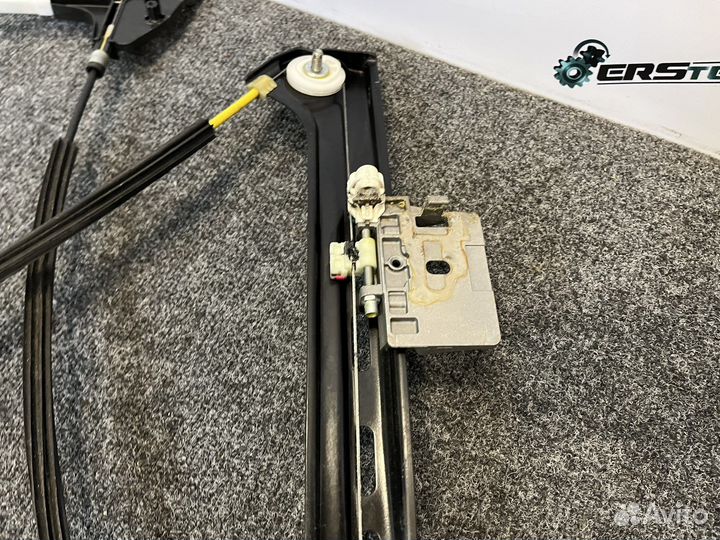 Стеклоподъемник двери правой Mercedes W238 2017