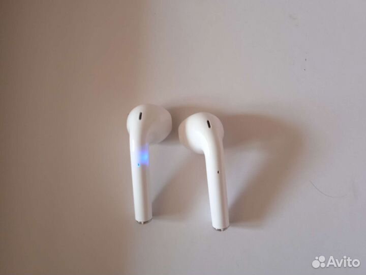 Беспроводные наушники apple airpods