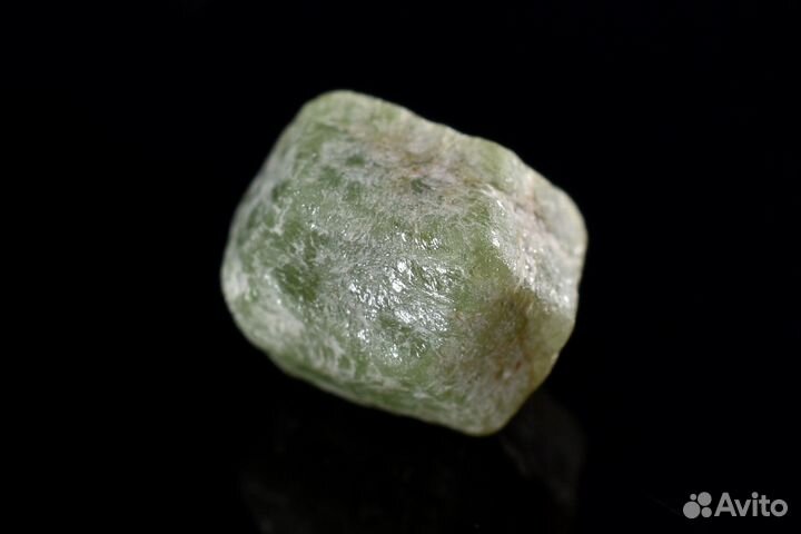 Кристалл. Андрадит (демантоид). Лот №944