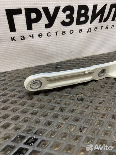 Петля капота левая Volvo FH4 82320176