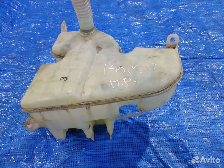 Бачок омывателя is250 is350 Lexus