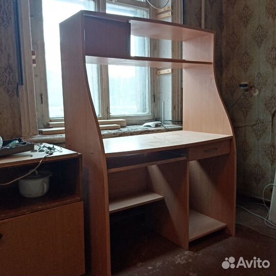 Компьютерный стол