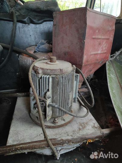 Крупорушка зернодробилка