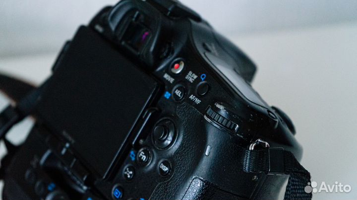 Зеркальный фотоаппарат Sony a77