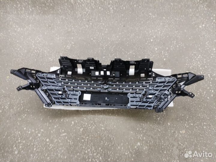 Решетка радиатора C281F2713011611