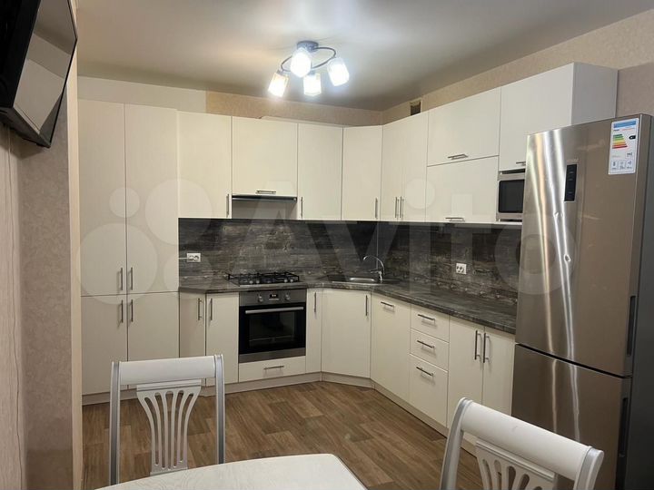 2-к. квартира, 56,5 м², 2/4 эт.