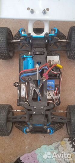 Продам RC машинку на пульте