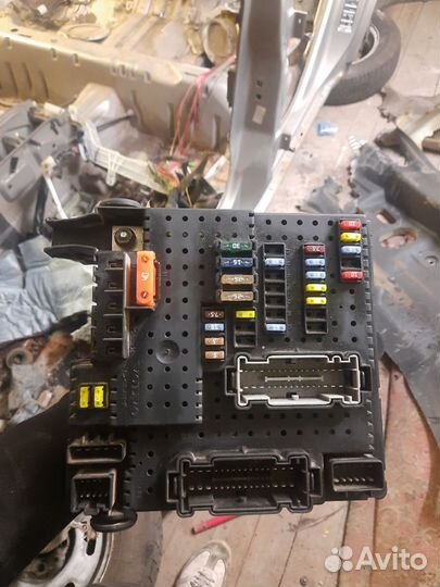 Блок предохранителей REM volvo s60