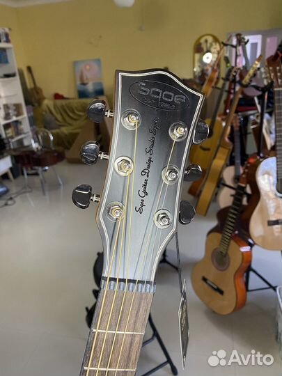 Акустическая гитара