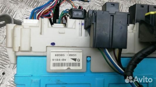 Блок предохранителей mitsubishi pajero 4 (1DN13M10