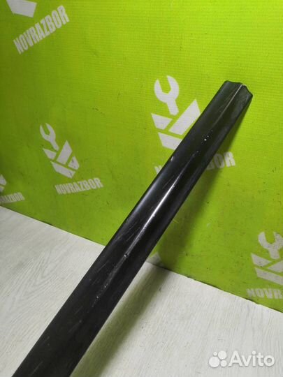 Молдинг передней правой двери Хендай Акцент 2