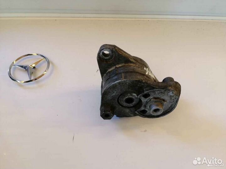 Натяжитель приводного ремня без ролика Mercedes