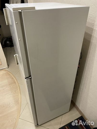 Холодильник бу бирюса