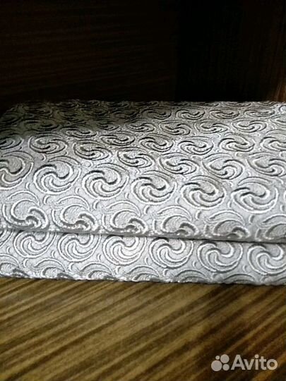 Отрез ткани.Атлас с вышивкой.Германия