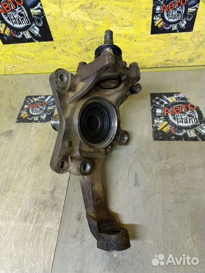 Цапфа передняя правая Toyota Hiace LH107G 3L 1992г